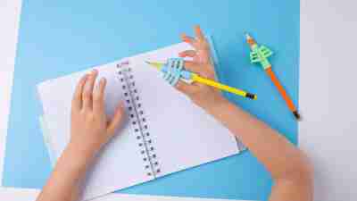 dysgraphia treatment - ergonomic training pencil holder, preschooler handwriting, kids learning how to hold a pencil