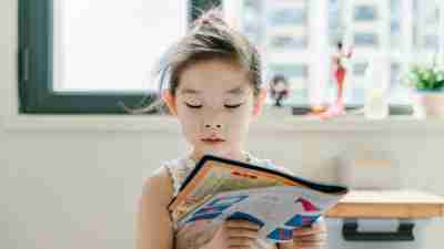 How to Help a Child Struggling With Reading: 5 Strategies