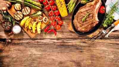 Beef steaks with grilled vegetables make a good meal for ADHD families
