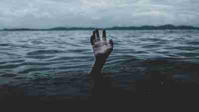 A person drowning: What an Anxiety Attack/Panic Attack Really Feels Like